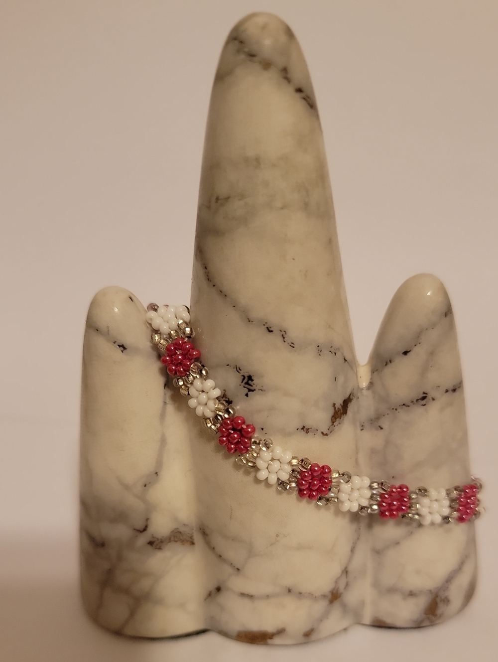 Delicate Pink & White Beaded Flower Bracelet